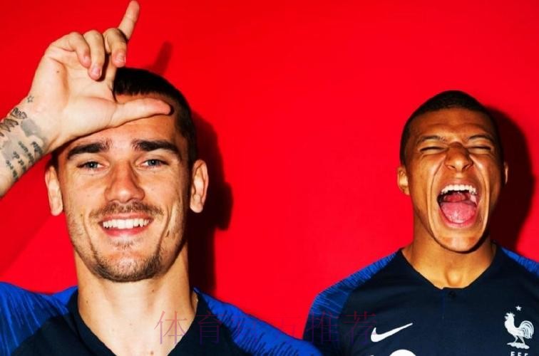 RMC:姆巴佩在大巴黎赛后和恩里克愉快交流 RMC:姆巴佩在大巴黎赛后和恩里克愉快交流